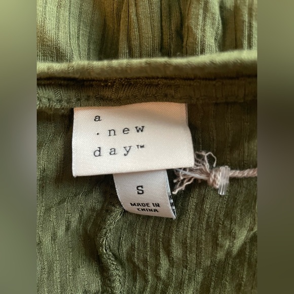 A New Day Women Green Soft Mid Dress Size Small - Picture 7 of 9